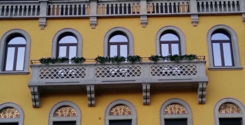 Piazza Cavour - Luxury Lake View Apartment Como Exterior foto
